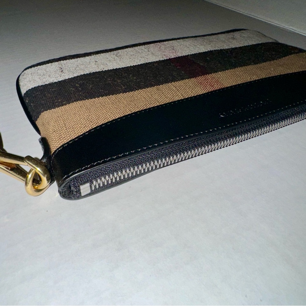 NWT Burberry Canvas Check Peyton Crossbody - Picture 8 of 11